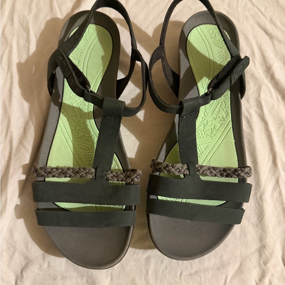 Clarks comfortable & Stylish light Black Sandals for Women